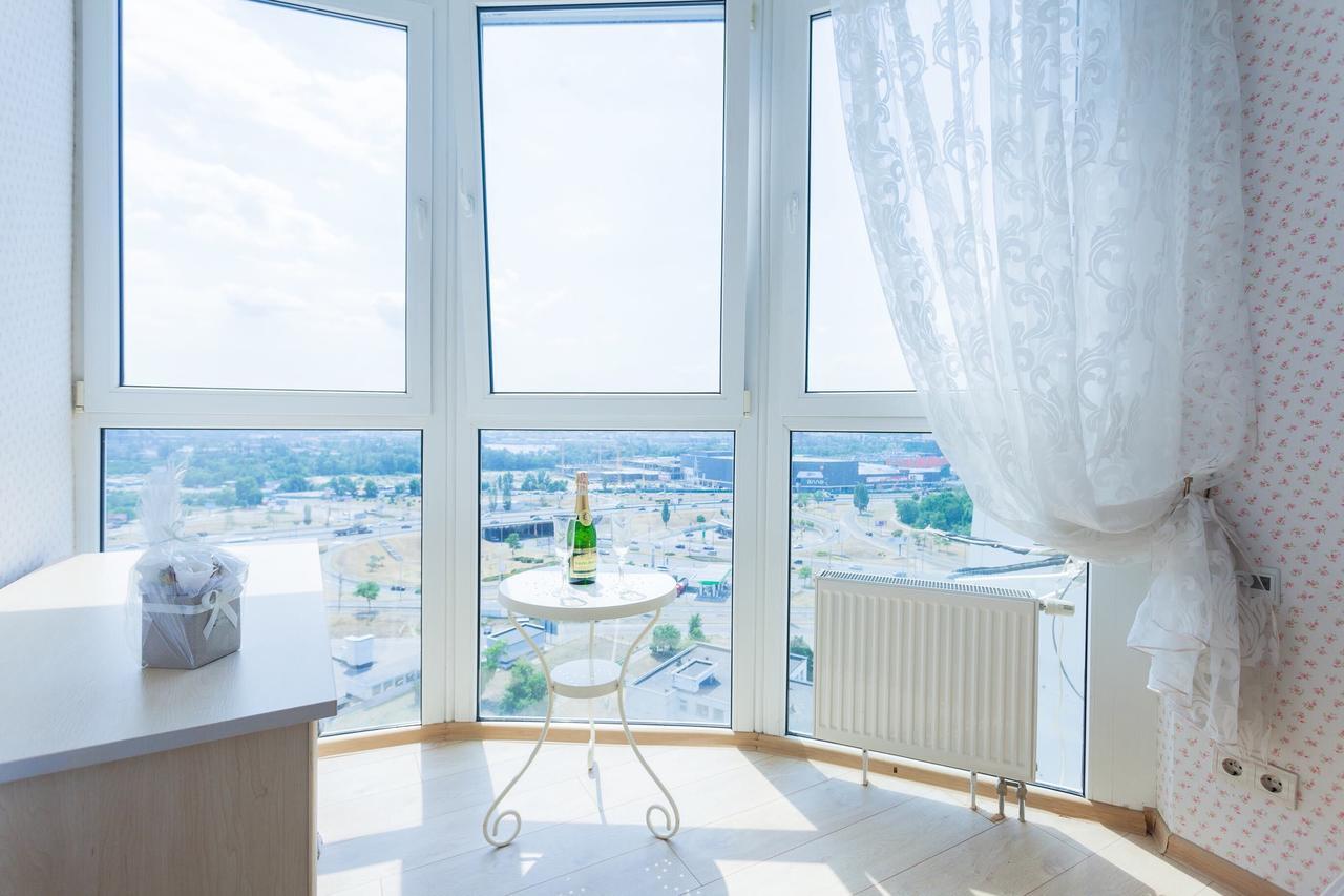 Stylish Views Apartments In The Parasol. Parus .Obolonskaya Embankment Київ Екстер'єр фото